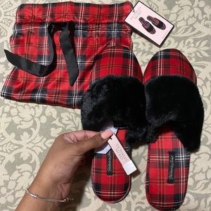 NEW Victoria Secret and Matching Dust Bag